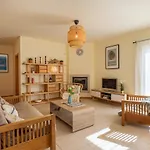 Casa Laranja, Aromas Apartment Burgau