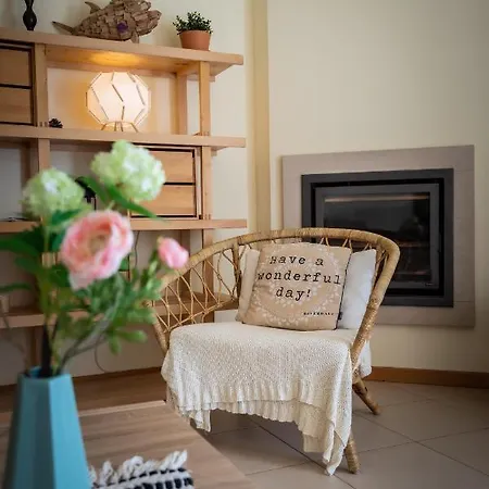 Casa Laranja, Aromas Burgau