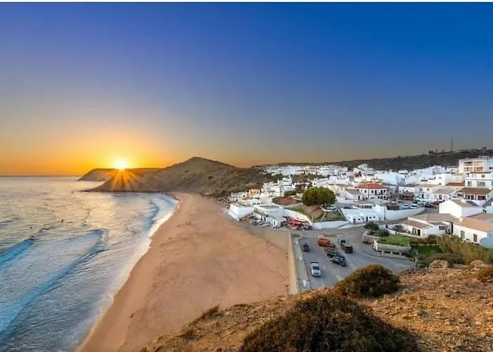 Casa Laranja, Aromas Burgau