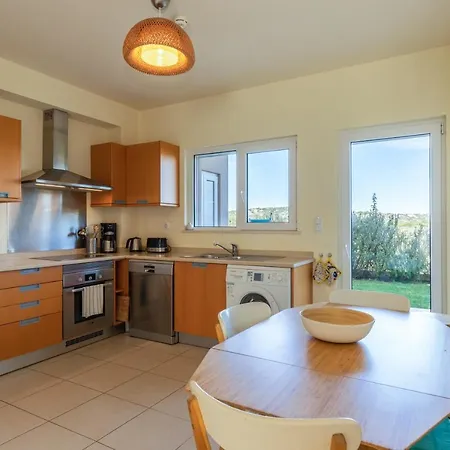 Casa Laranja, Aromas Burgau