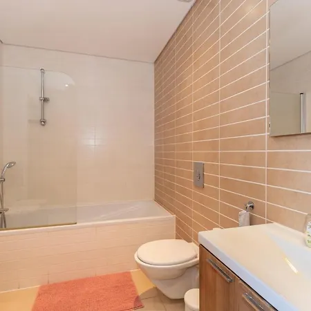 Casa Laranja, Aromas Burgau